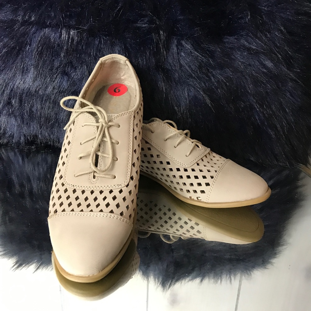 New Esprit perforated oxfords