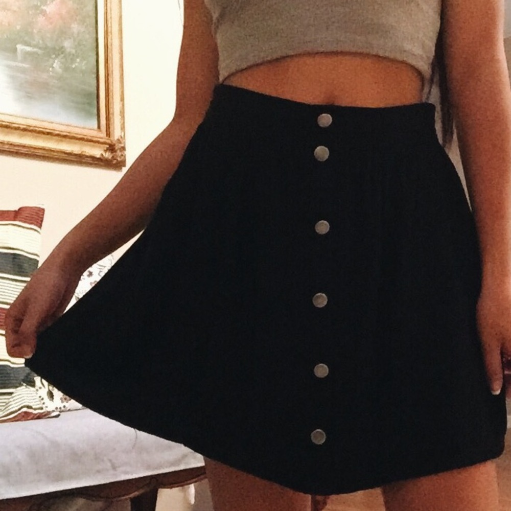 Black High-Waisted Skirt w| Buttons Down Middle