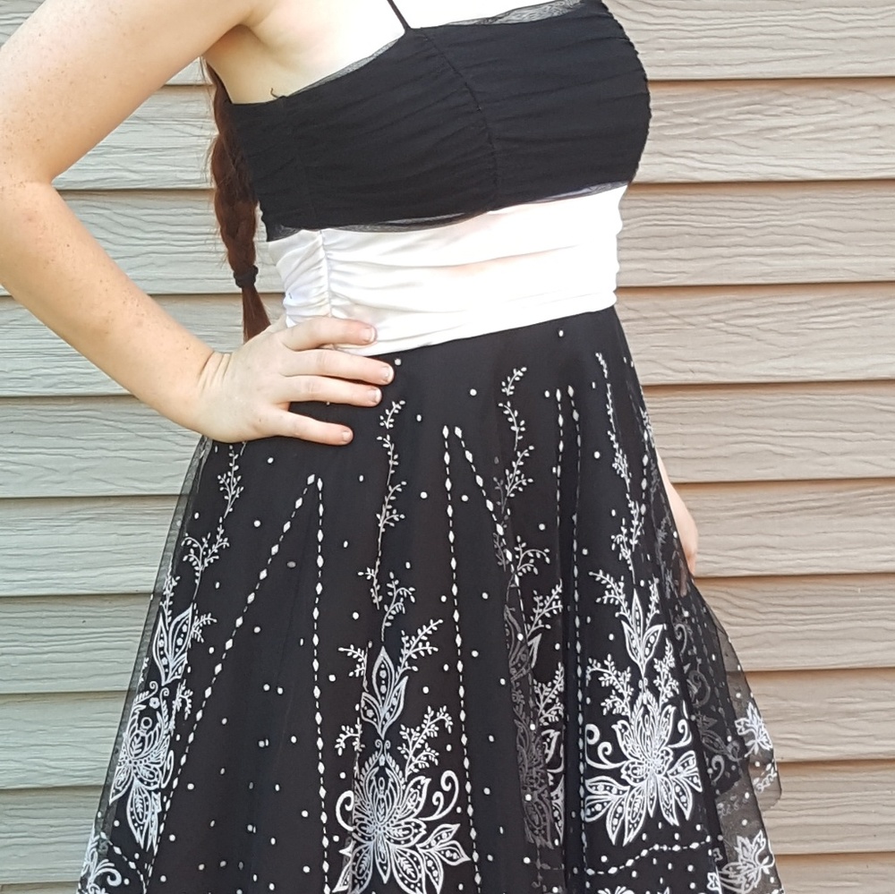 Black and white short dress