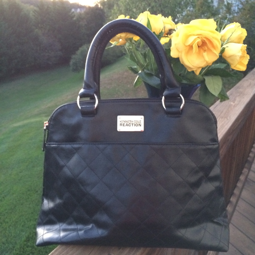 Kenneth Cole Reaction Leather Shoulder Bag