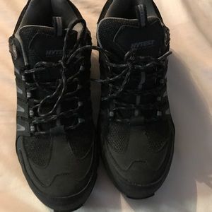 Composite toe work shoes