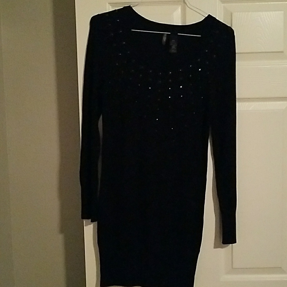 Black thin sweater dress, great for the fall!