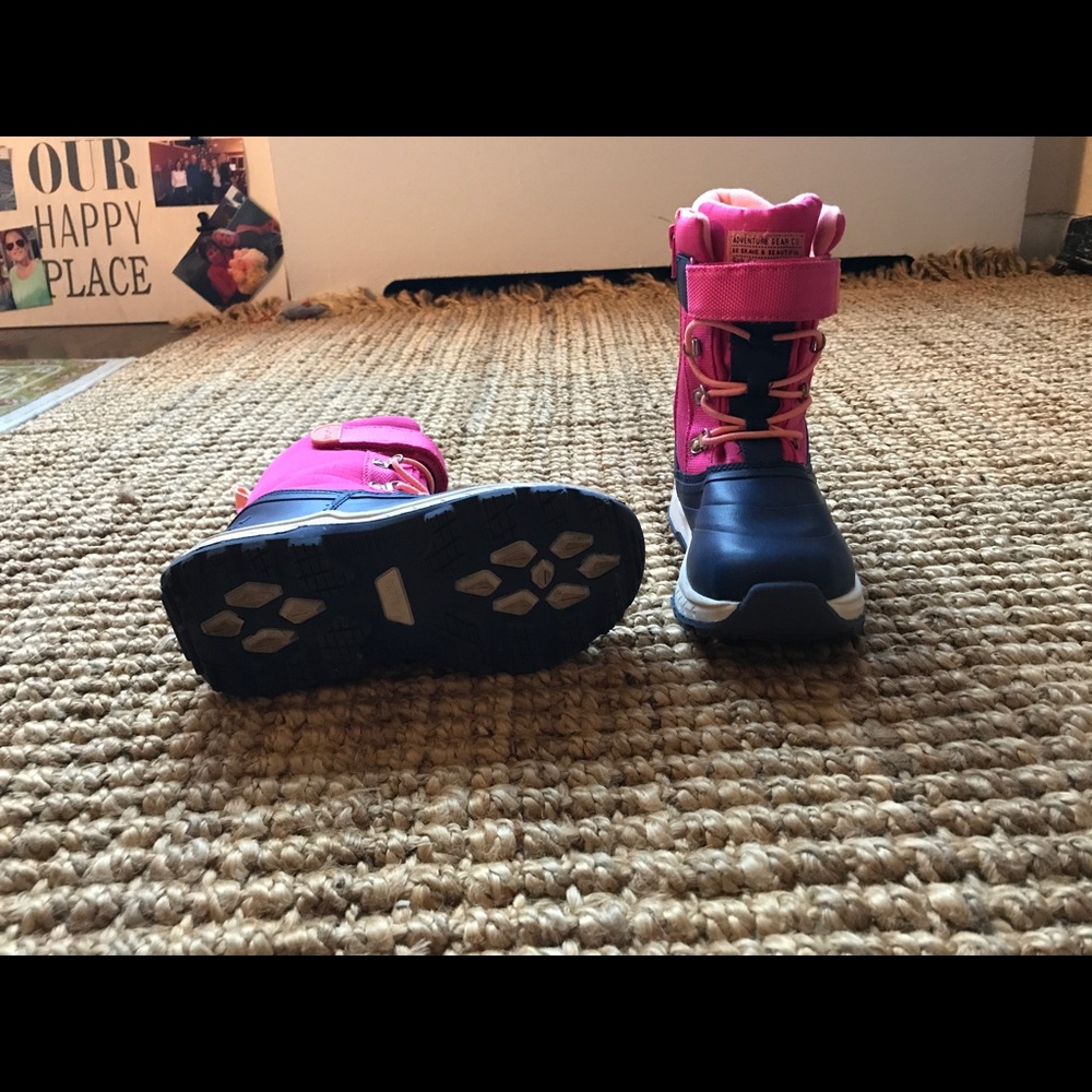Oshkosh Kids Snow Boots size 2