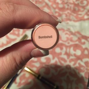 Bombshell Lip sense