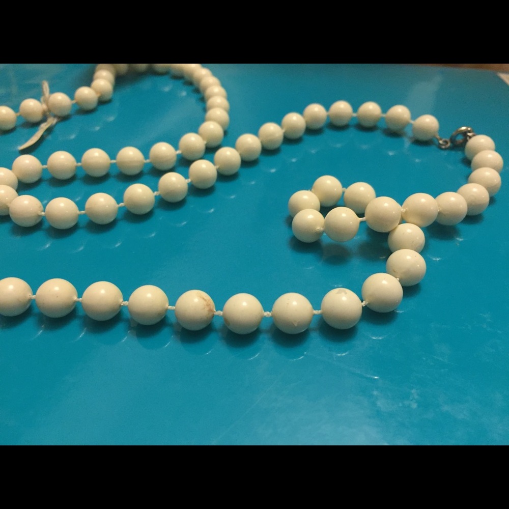 NEW Cream Faux Pearl Beaded Necklace