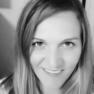 Meet your Posher, Cassandra