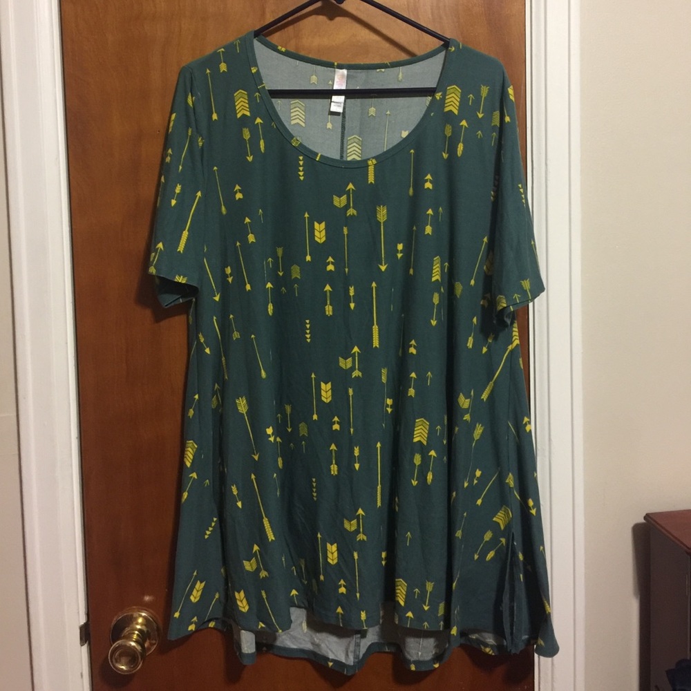Lularoe L Perfect Tee
