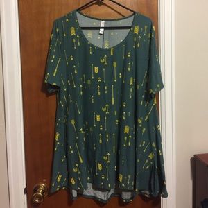 Lularoe L Perfect Tee