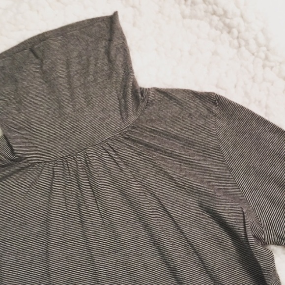 Banana Republic Black & White Striped Turtleneck - Picture 2 of 4