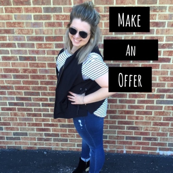 Banana Republic Black & White Striped Turtleneck - Picture 4 of 4