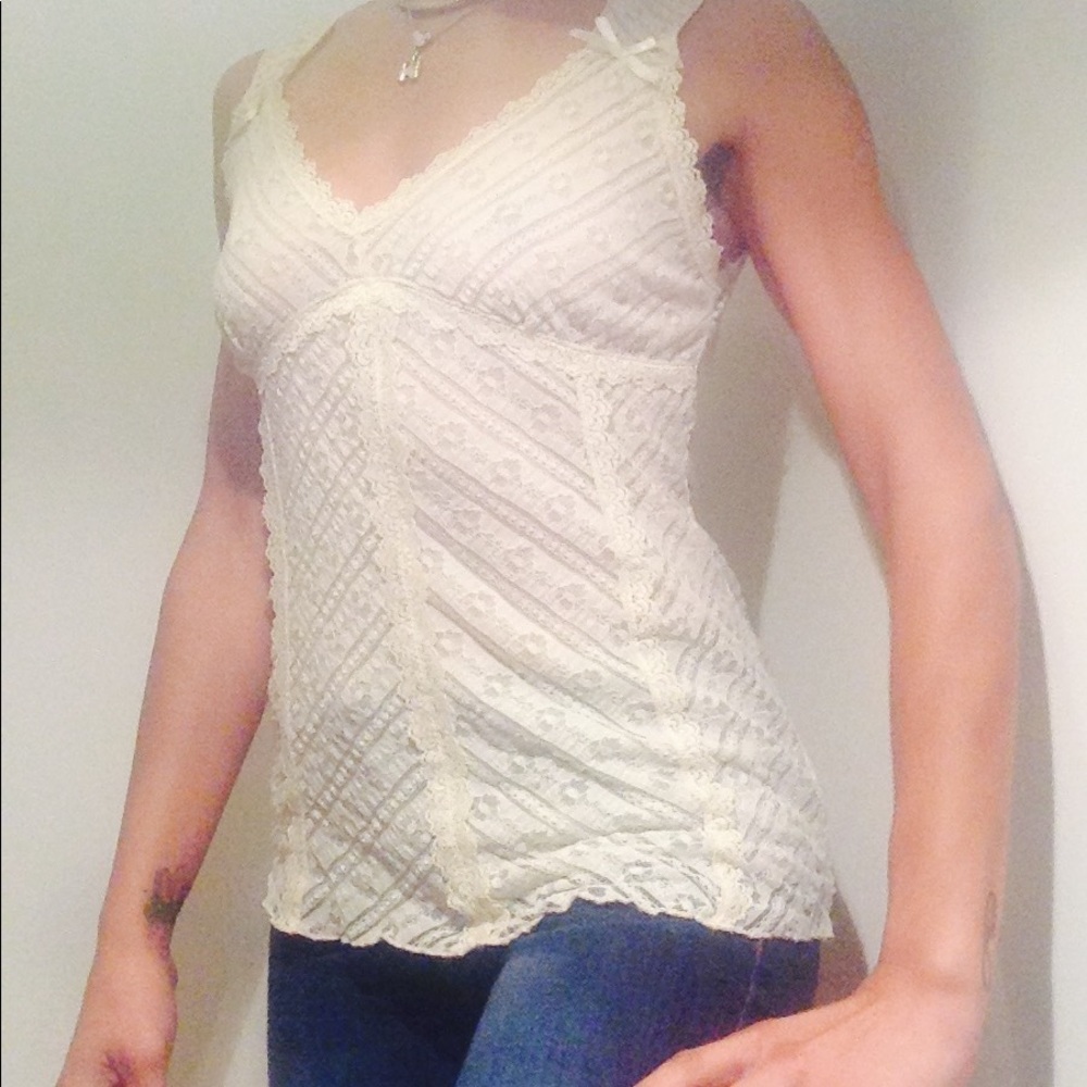 Lace Sleeveless Top