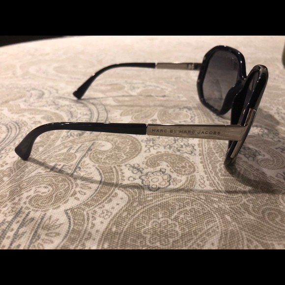 Marc Jacobs Purple Sunglasses - Picture 4 of 4