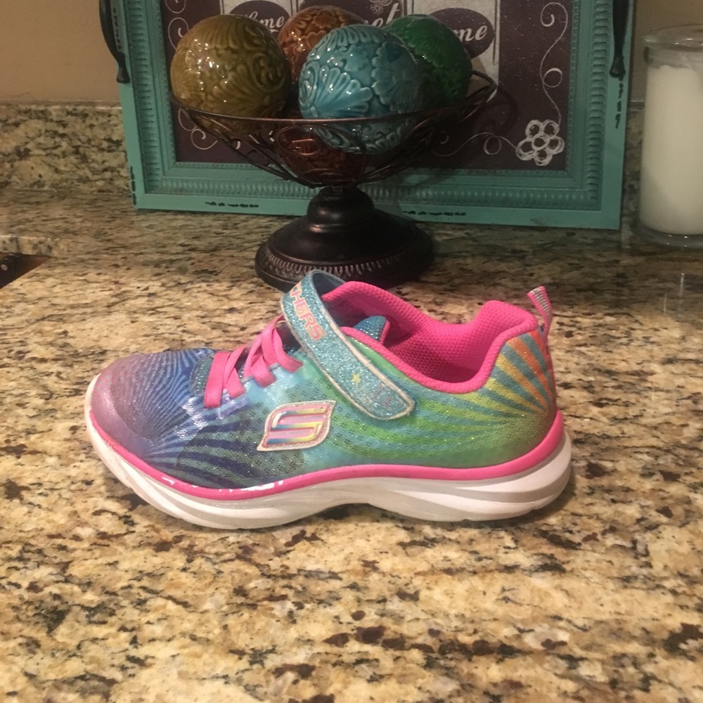 Size 3.5 kids. sketchers
