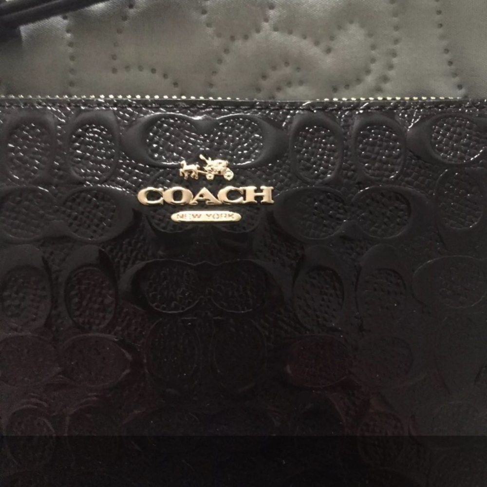 Coach wristlet - Picture 2 of 5