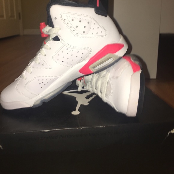 Air Jordan 6 Retro BG - Picture 4 of 4