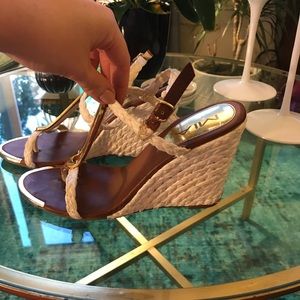 Wicker wedge sandals