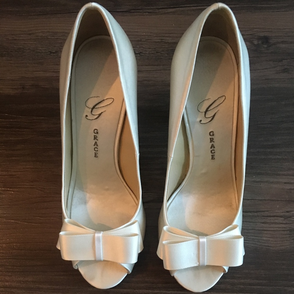 Silk Peep Toe with Bow Heels