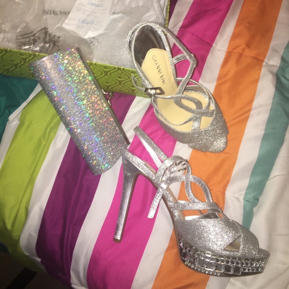 Gianni Bini Silver heels