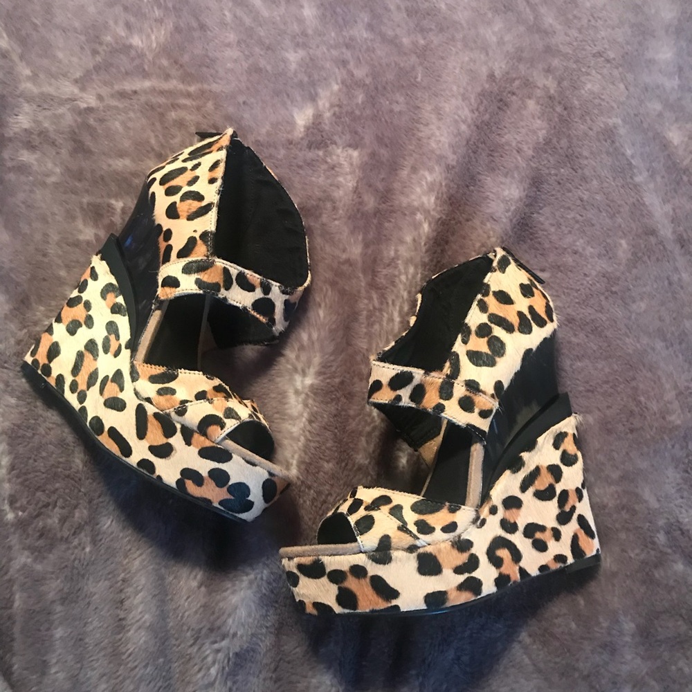 Michael Antonio Studio Platform wedge