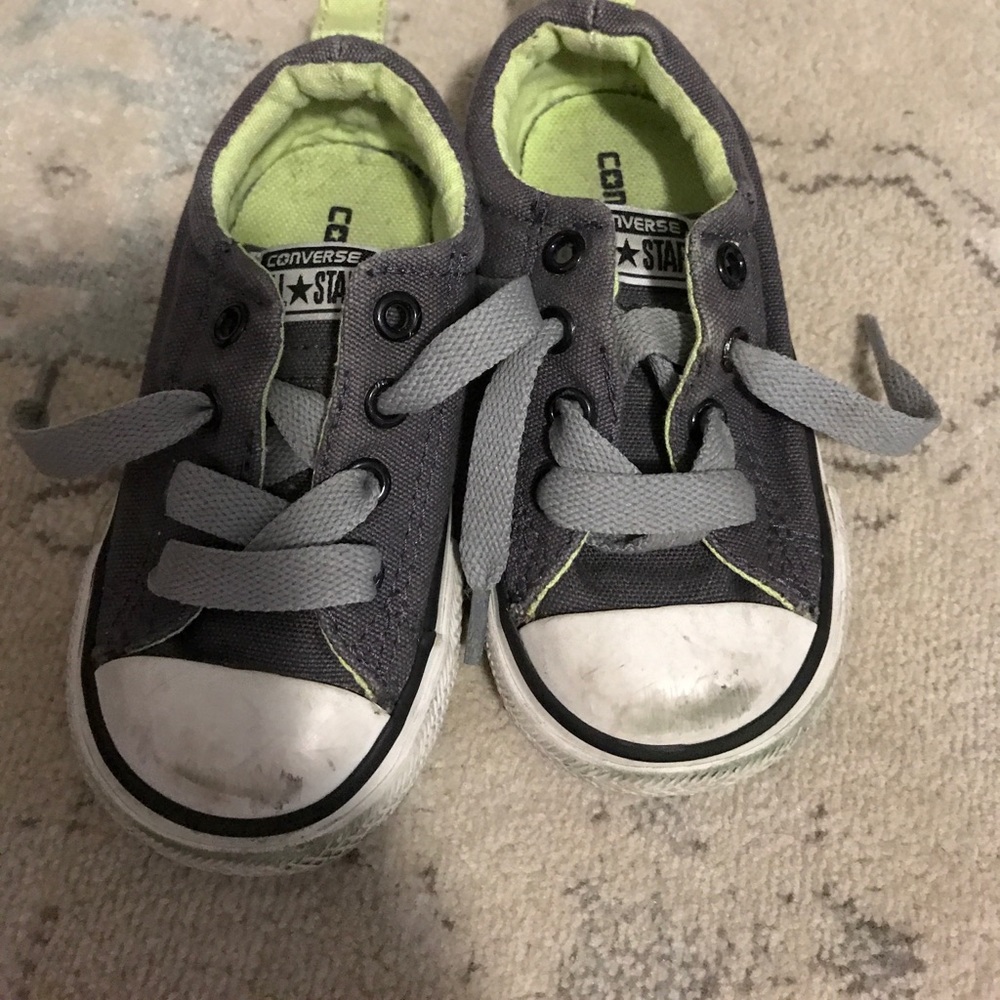 Kids converse