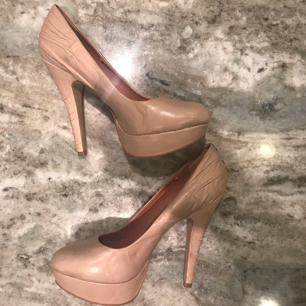 Vince Camuto Leather Heel