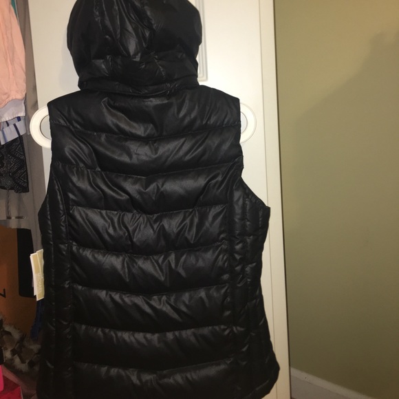 Michael Kors puffer vest - Picture 2 of 2