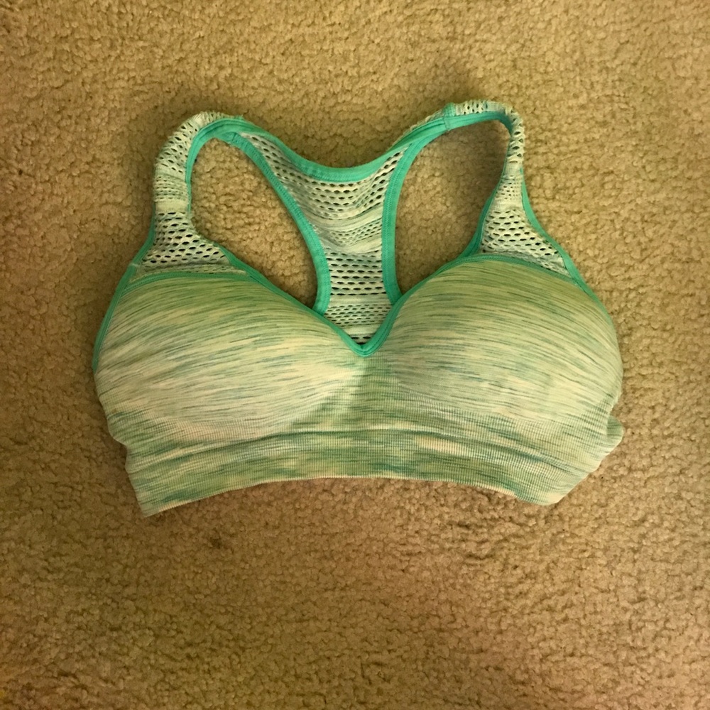 Push up sports bra