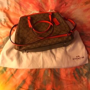 Coach Signature Small Margo Carryall 👜