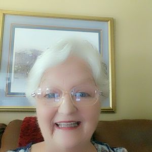 Meet your Posher, Becky