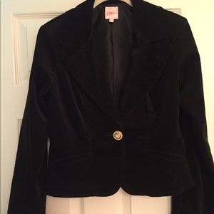 Candie’s black velvet cropped blazer