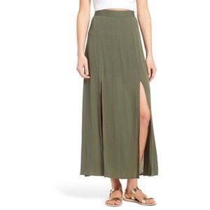 NWT American Eagle Green Double Slit Skirt 🦅