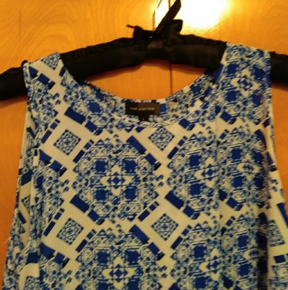 Top - Picture 2 of 4