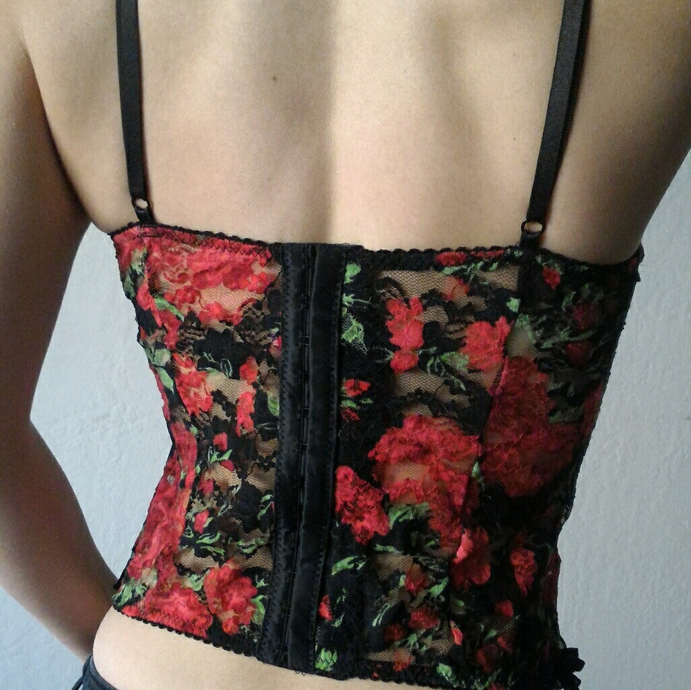 Top - Picture 2 of 2