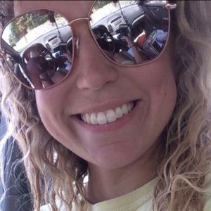 Meet your Posher, Briana