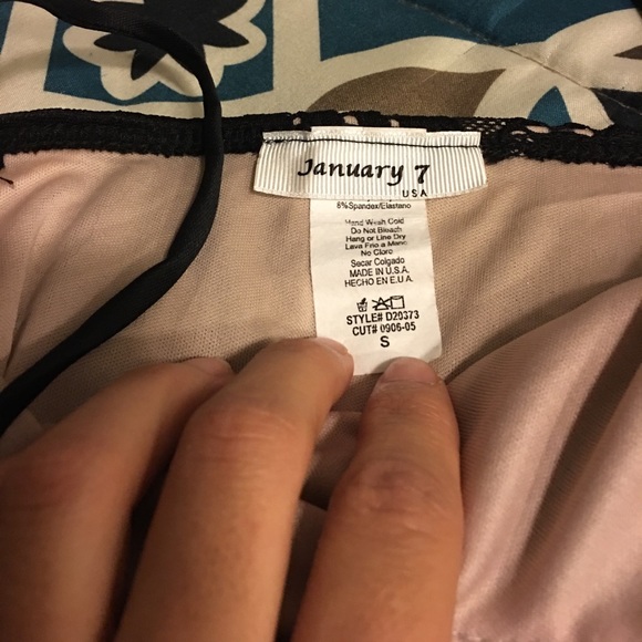 Dress - Picture 3 of 4