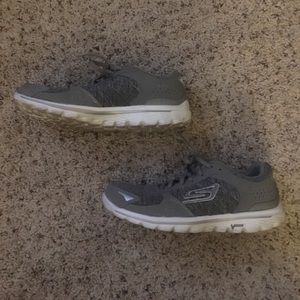 Sketchers gowalk flash with goga mat technology