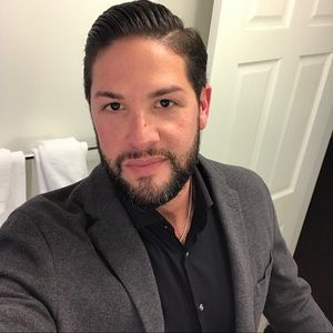 Meet your Posher, Elias