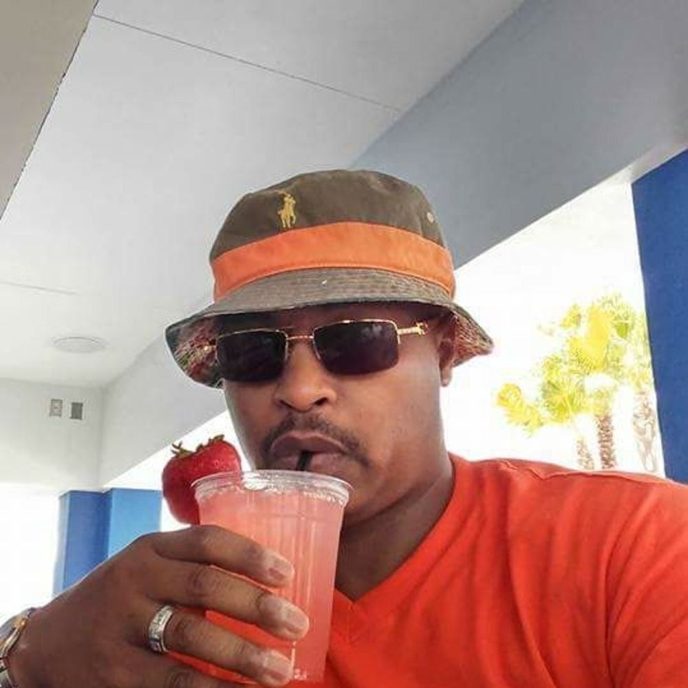 Meet your Posher, Troy