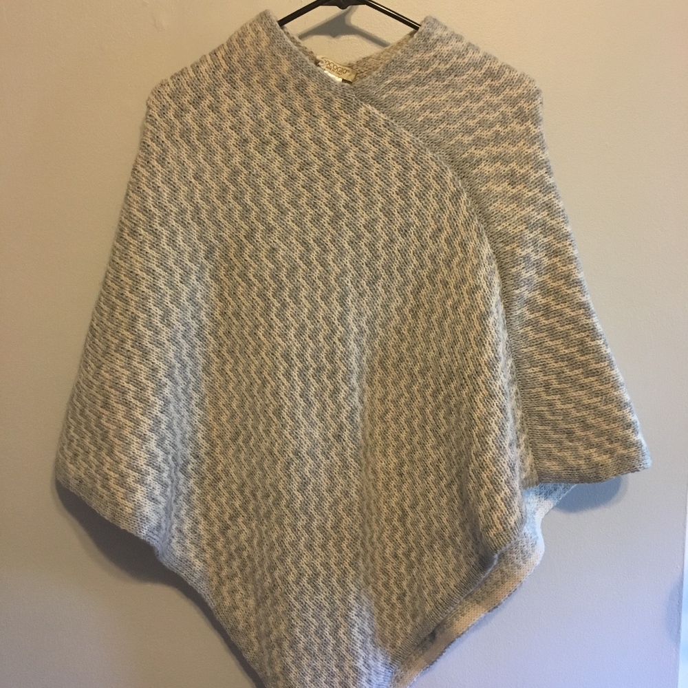 Cocogio knit poncho