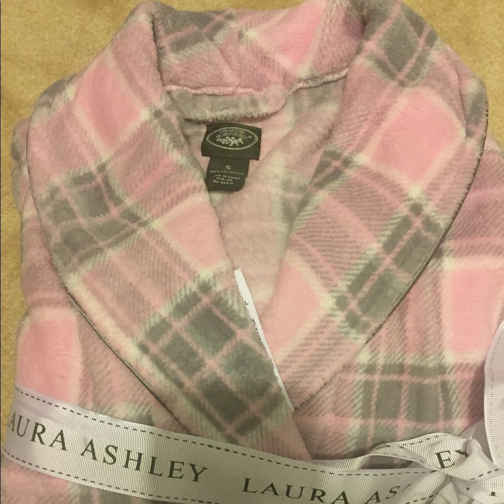 Laura Ashley Robe