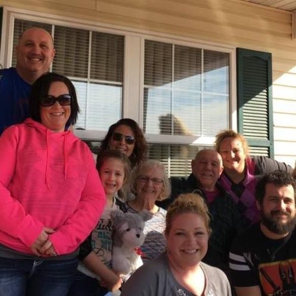 Meet your Posher, Christina - Picture 1 of 1