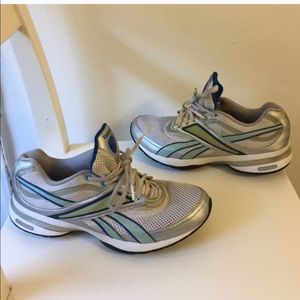 Redbok Run tone sneakers