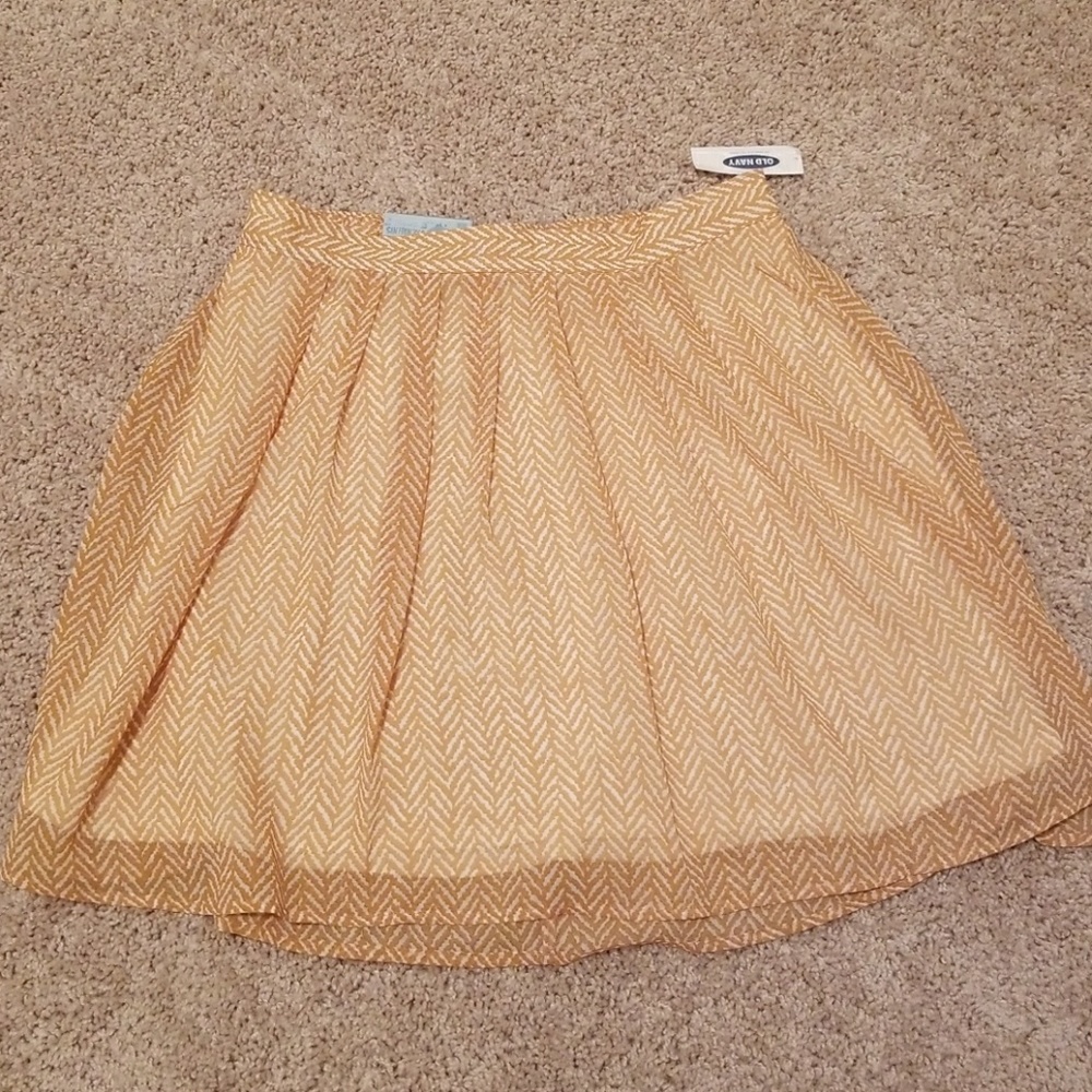Old Navy slight pleated mini skirt