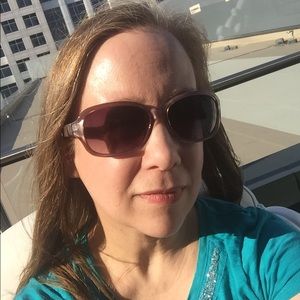 Meet your Posher, Eva