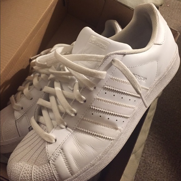 Adidas Superstars - Picture 2 of 3