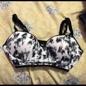 Caged push-up sports bra v.s. Pink size small