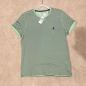 Size medium stripped Nautica t-shirt. Never worn.