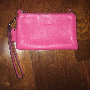 COACH SMALL HAND PURSE