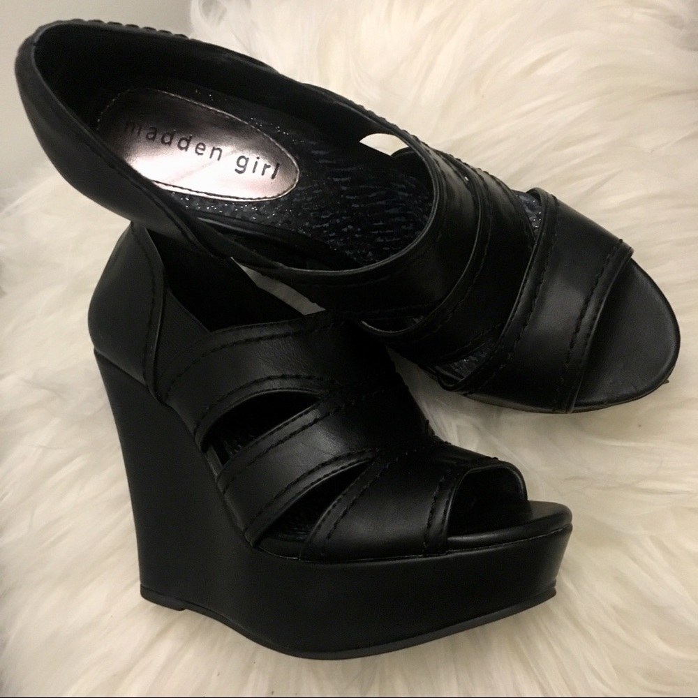 Madden Girl Wedges