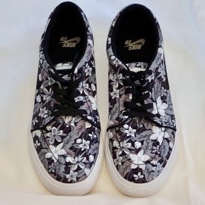Nike SB Canvas skate floral black white sneakers